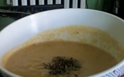 Így készül a fűszeres sült paszternák leves