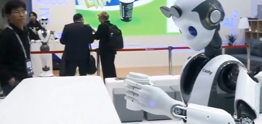 Mesterséges intelligencia: az XR-1 robot munka közben