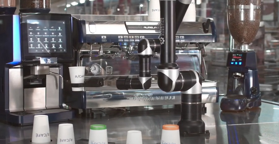 Mesterséges intelligencia: a robot barista önállóan elkészíti a kávét