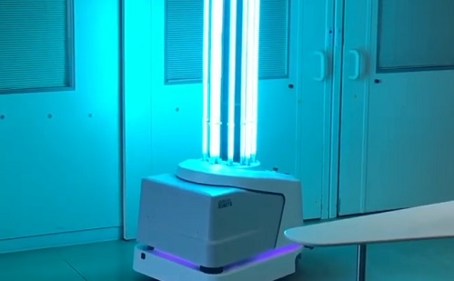 Mesterséges intelligencia - Fertőtlenítő robotokat telepítenek európai kórházakba