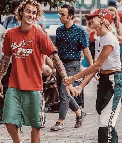 justinbieber_haileybieber_1