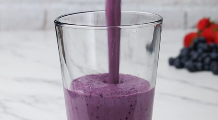 Finom és hatékony immunerősítő a bogyós smoothie