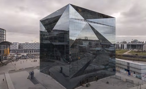 Mesterséges intelligencia működteti a művészi Cube Berlin irodaházat