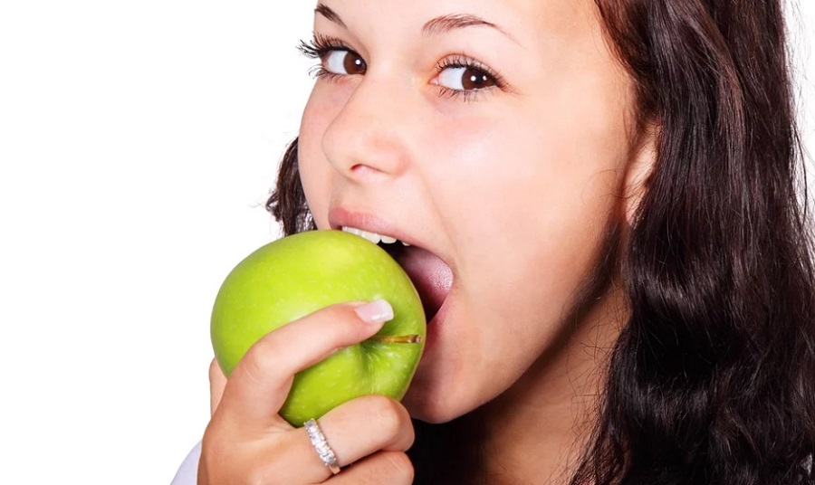Fontos a szájhigiénia szempontjából, hogy miként eszünk