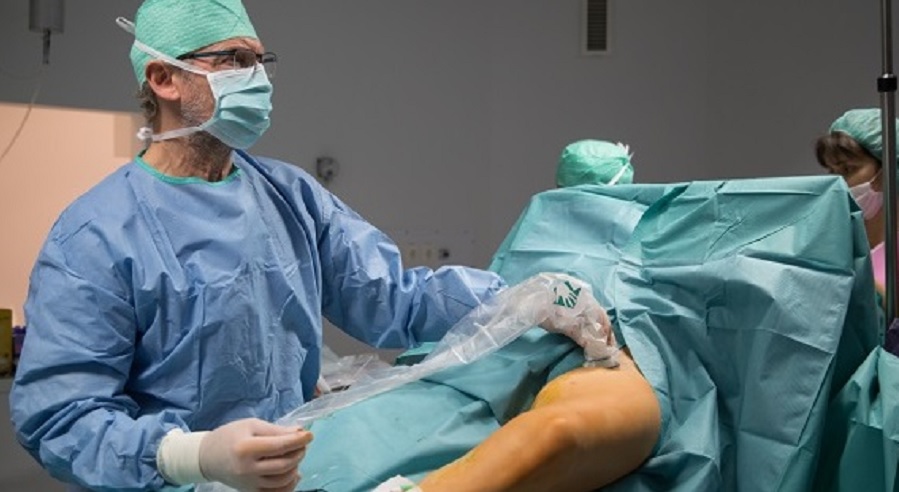 Visszér-műtét -Dr. Sepa György operáció közben