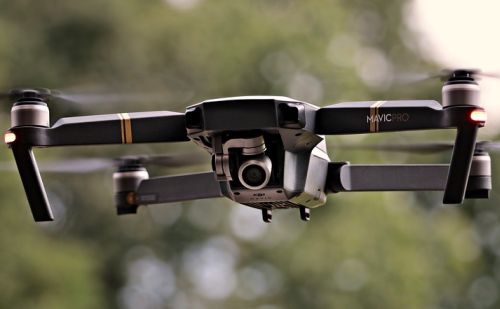 Mesterséges intelligencia által irányított drónok csökkenthetik a videógyártás költségeit