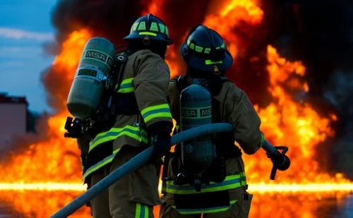 Mesterséges intelligencia figyelmezteti a tűzoltókat a halálos veszélyre
