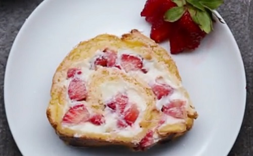 Epres sajttorta tekercsben