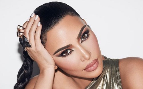 Kim Kardashian új bőrápolási termékekkel készül