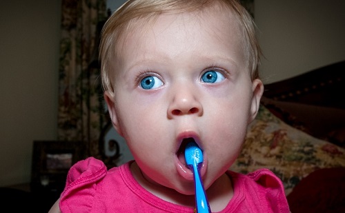 Jobban mos fogat a gyermek, ha dicséri a szülő?