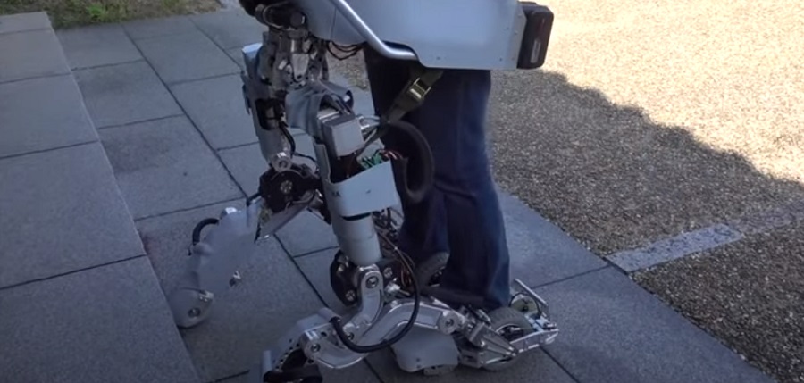 Nehéz munkák segítésére fejlesztették ki a hordható robotot