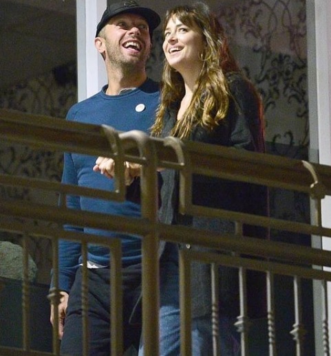 chris_martin_dakota_johnson_1