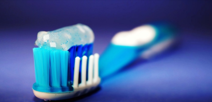Hagyományos fogkefével és alapos odafigyeléssel jobban járunk koronavírus idején