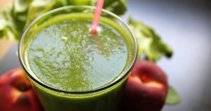 Készítsünk zöld smoothie-t az egészséges fogyáshoz