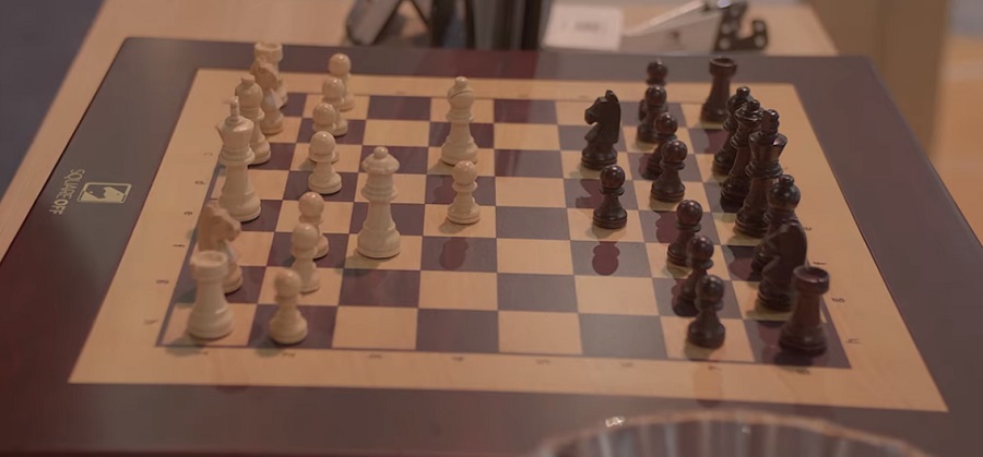 Technológiai kiállítás - Mesterséges intelligencia mozgatja az új sakktáblát