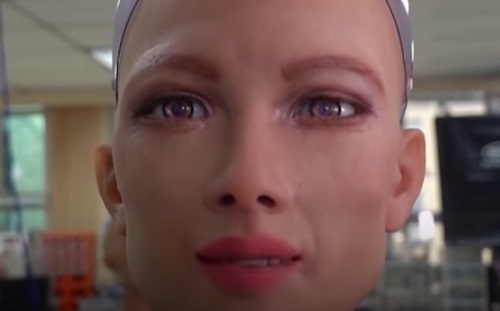 Mesterséges intelligencia - Minden háztartásban lehet az év végéig robot Sophia?
