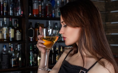 Csökkenti a szívroham esélyét, ha mértékkel iszunk alkoholt?