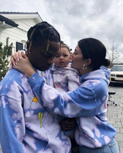 Travis Scott, a kis Stormi és Kylie Jenner