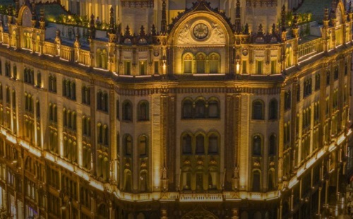 Arany standard minőséget képvisel a budapesti Párisi Udvar