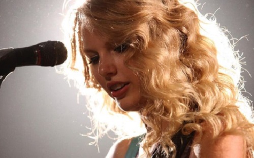 Dalszerző ikon díjat kapott Taylor Swift