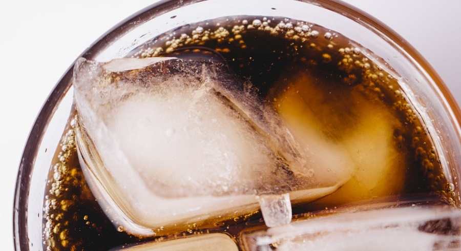 Nem célszerű literszámra inni a cukros üdítőket, ha nem szeretnénk vastagbélrákot
