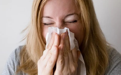 A maszkviselés az allergiaszezon hatásait is megelőzheti?