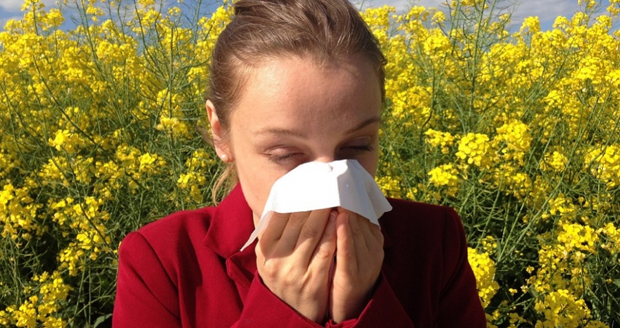 A szezonális allergia ellen is jó védelmet nyújthat a maszk viselése