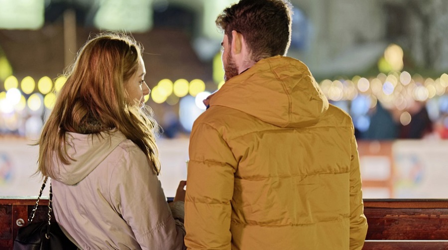 A magánjellegűnek tartott dolgok ki nem beszélése még nem jelenti azt, hogy a másik titkolózik