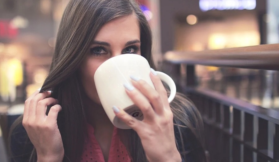 A tea vagy a kávé fogyasztása a demencia és a stroke rizikójának mérséklésével jár