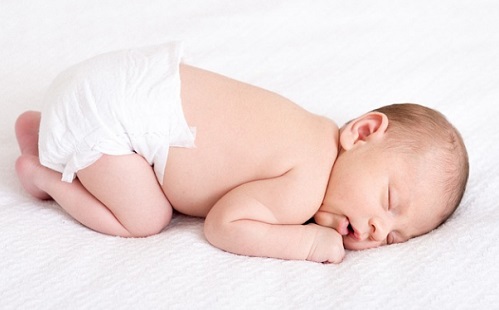 Kisebb valószínűséggel lesznek túlsúlyosak a sokat alvó babák