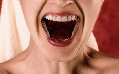 Fehérebb fogak és a kevesebb fogszuvasodás – hidrogéllel