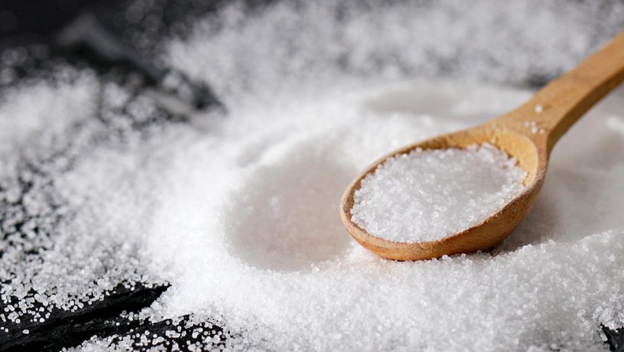 Akik túl sok sót adnak ételeikhez, azoknál nagyobb a korai halál valószínűsége