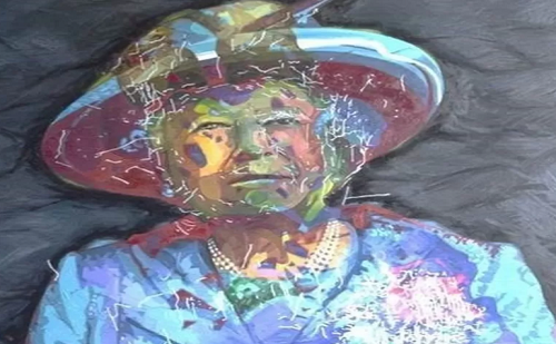 Robot festi a királynő portréját