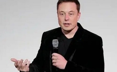 Mesterséges intelligencia - Akár személyiség is letölthető lesz a Tesla Botba?