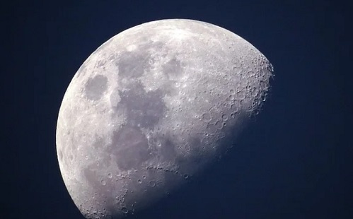 Oxigénfejlesztő géppel élhet ember a Holdon? 