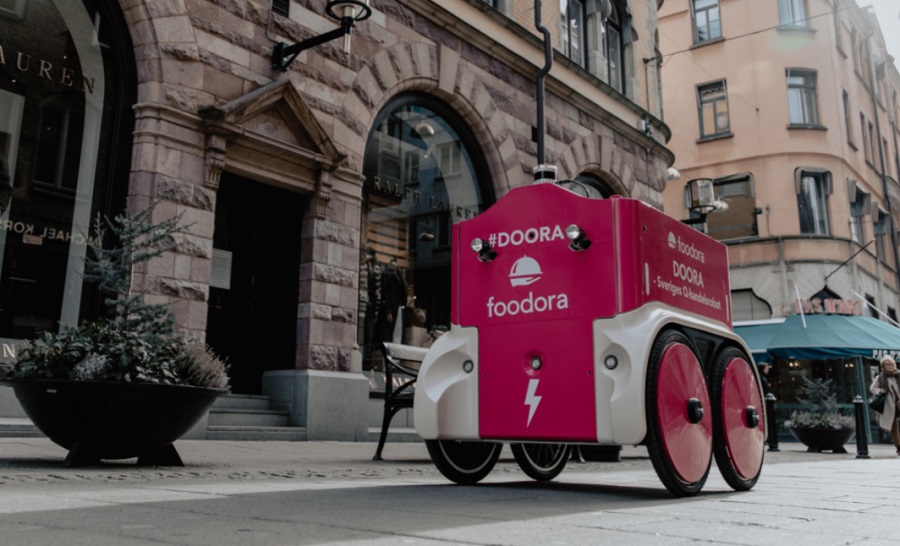 Érkezik a svéd utcákra a Teraki önjáró ételszállító robot