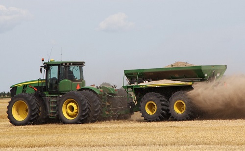 Készül a mezőgazdasági forradalom: mesterséges intelligencia támogatja az önálló Deere-gépeket