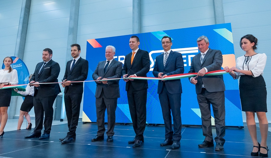 Modern raktártechnológiás komplexum ad 270 munkahelyet Debrecenben