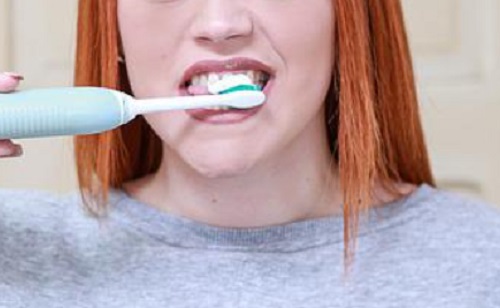 Nőhet a szívroham kockázata, ha nem mosunk este fogat? 