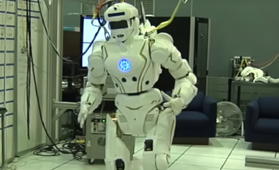 Mesterséges intelligencia - Az emberek túlélését segíti egy új robot a Holdon