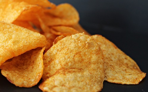 Depressziót is okozhat a chips evés