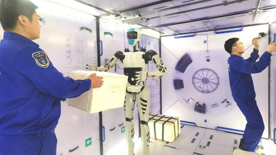 Mesterséges intelligencia - Humanoid robot készül a Tienkung űrállomásra