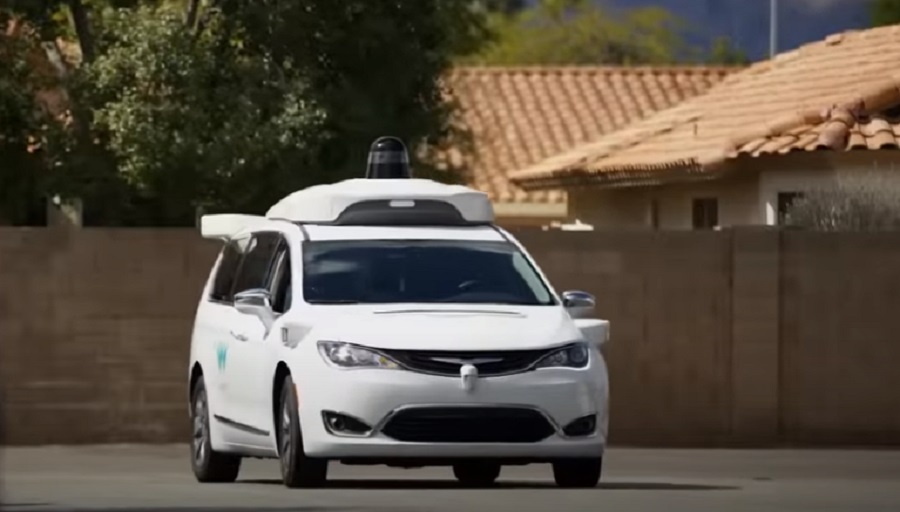 Teljesen önálló utakra indul a Waymo robottaxi Los Angelesben