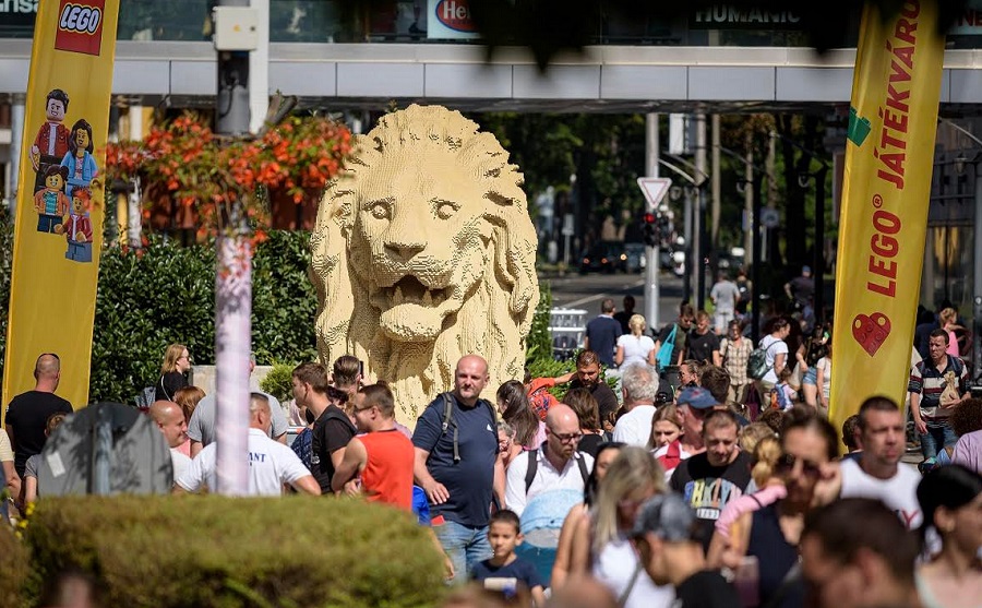 Az eseményen a kockákból épült Lánchíd oroszlánja is jelen volt