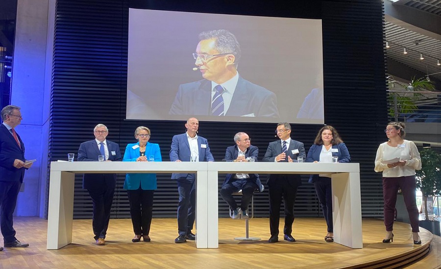 Autóipari konferencián vettek részt Lipcsében Debrecen vezetői