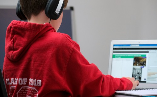 Terjednek a digitális tantermek