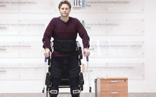 Iker alsó végtagi exocsontváz segíthet a fogyatékkal élőknek
