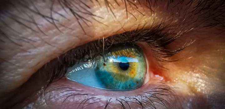 Rövidlátókon segíthet a neurális mesterséges intelligencia
