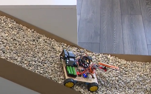 Robotika versenyen mérkőztek a diákok Nyíregyházán