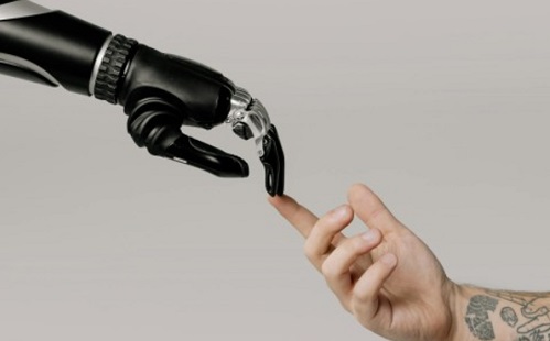 Bizarr mesterséges intelligencia: emberibb az embernél az OpenAI új modellje?